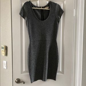 Black/white contour dress